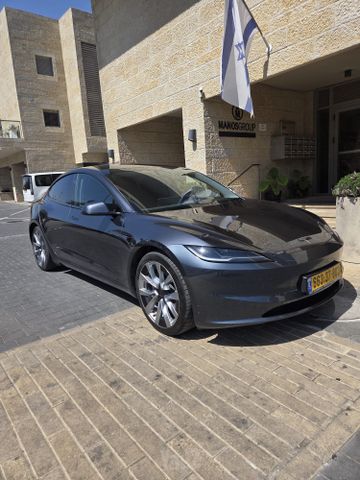 מודעת רכב טסלה מודל 3