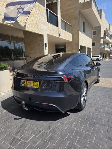 טסלה מודל 3