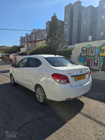 מיצובישי אטראז'