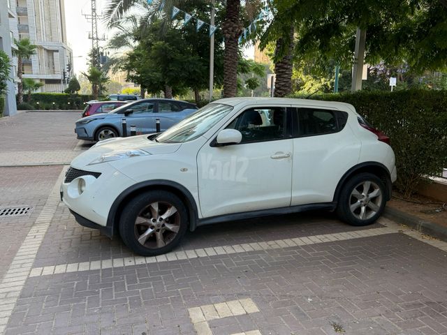 ניסאן ג'וק