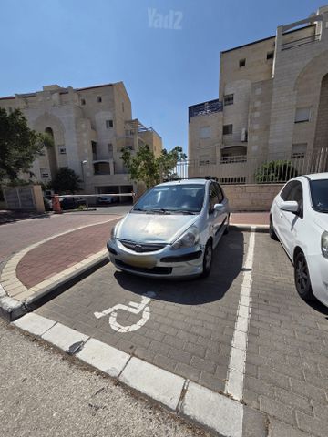 מודעת רכב הונדה ג'אז