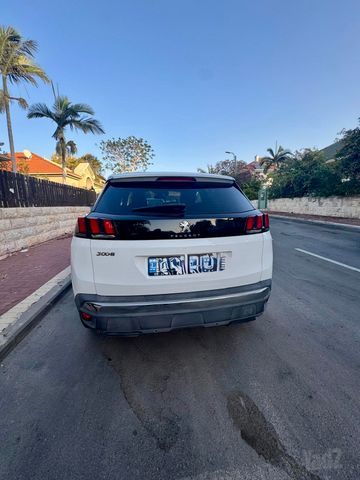 פיג'ו 3008