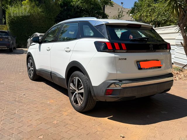 פיג'ו 3008