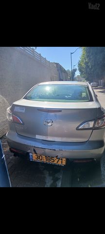 מודעת רכב מאזדה 3