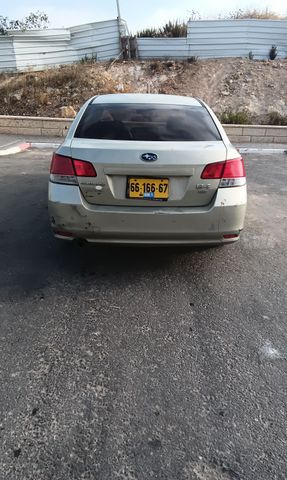 סובארו B4/לגאסי
