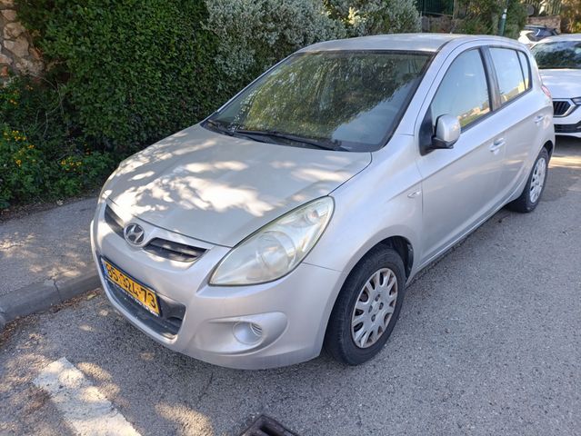 יונדאי i20