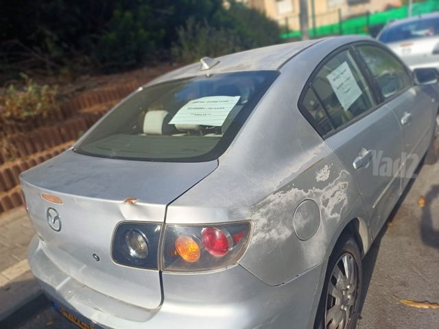 מודעת רכב מאזדה 3