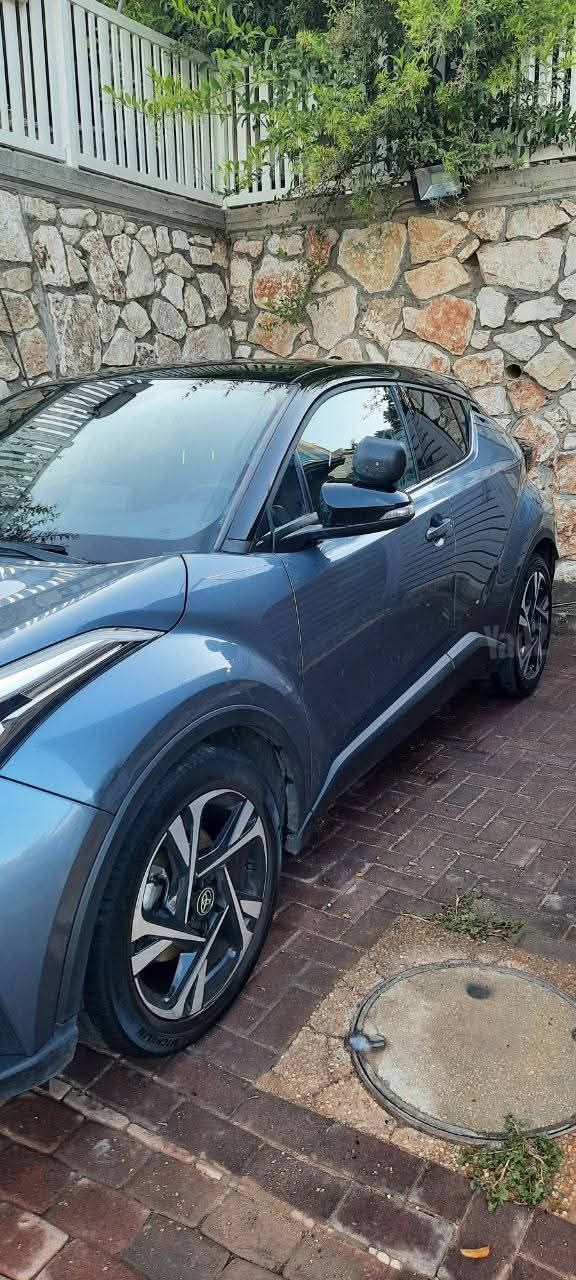 מודעת רכב טויוטה C-HR
