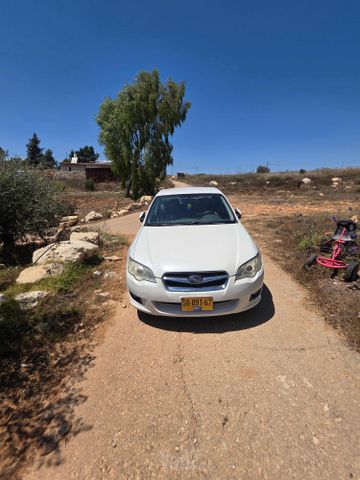 סובארו B4/לגאסי