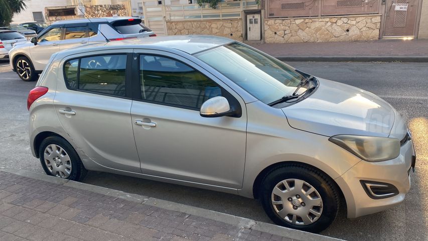 מודעת רכב יונדאי i20