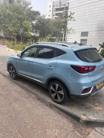 אם ג'י ZS