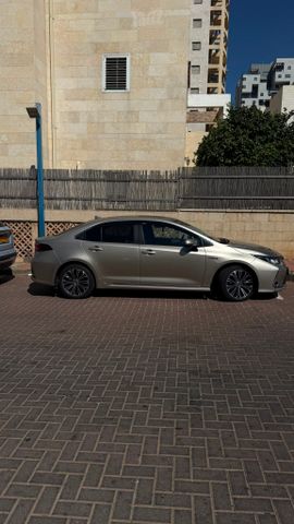 טויוטה קורולה