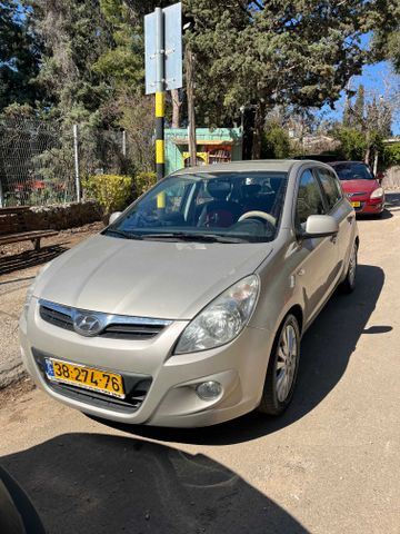 יונדאי i20