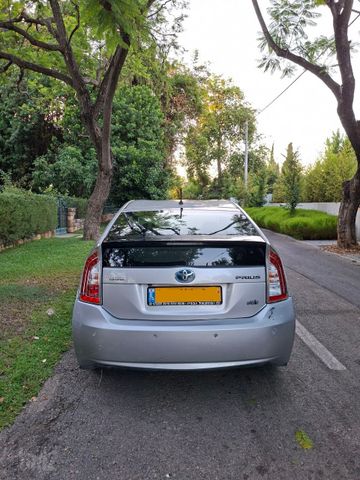 טויוטה פריוס
