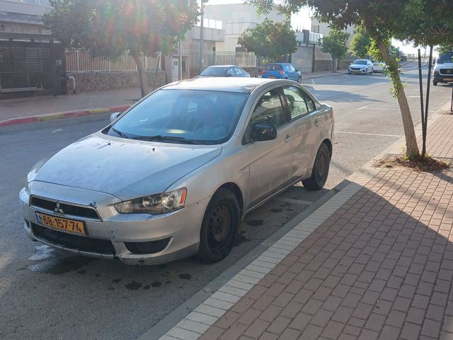מיצובישי לנסר