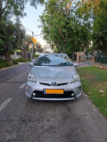 מודעת רכב טויוטה פריוס