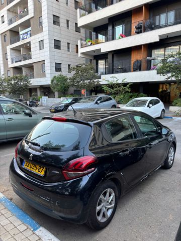 פיג'ו 208