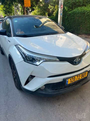מודעת רכב טויוטה C-HR