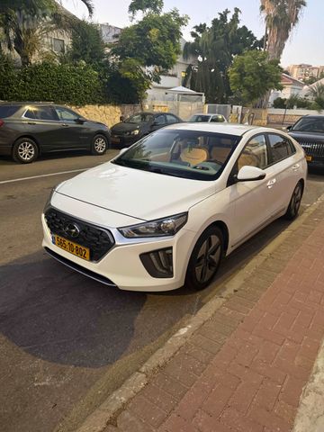 יונדאי איוניק