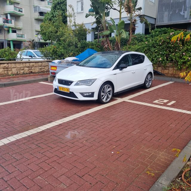 מודעת רכב סיאט לאון