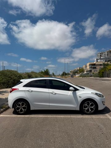 יונדאי i30