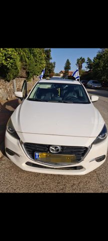 מודעת רכב מאזדה 3