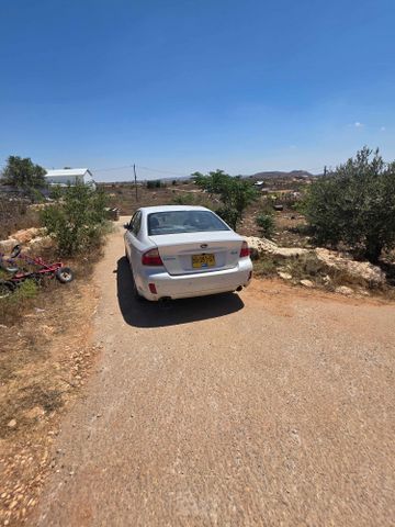 סובארו B4/לגאסי