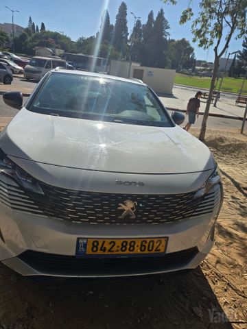 פיג'ו 3008
