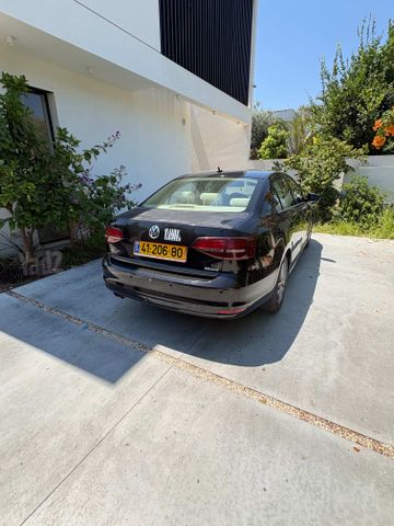 מודעת רכב פולקסווגן ג'טה