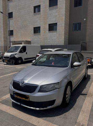סקודה אוקטביה