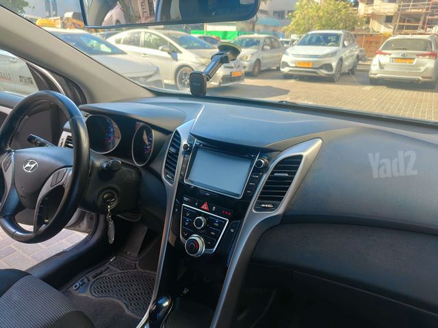 יונדאי i30