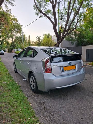 טויוטה פריוס