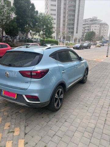 אם ג'י ZS