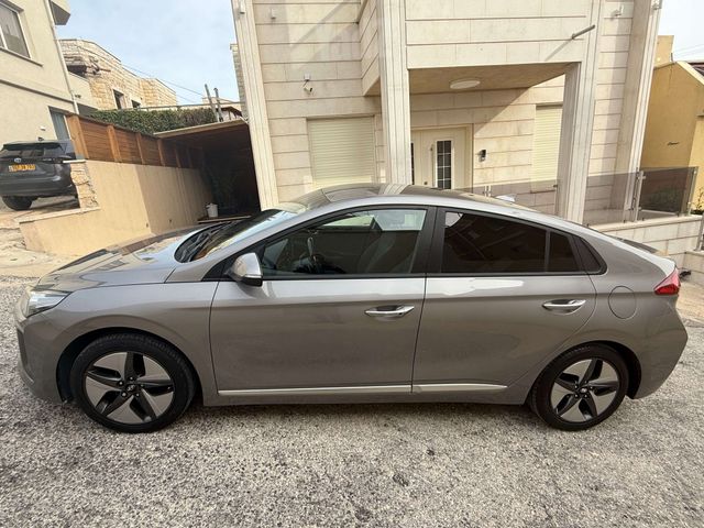 יונדאי איוניק