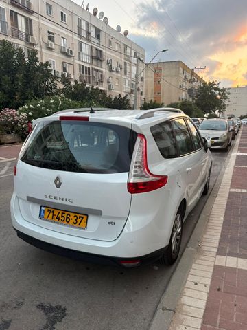 רנו סניק