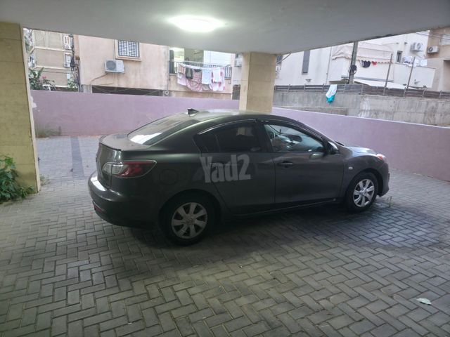 מודעת רכב מאזדה 3
