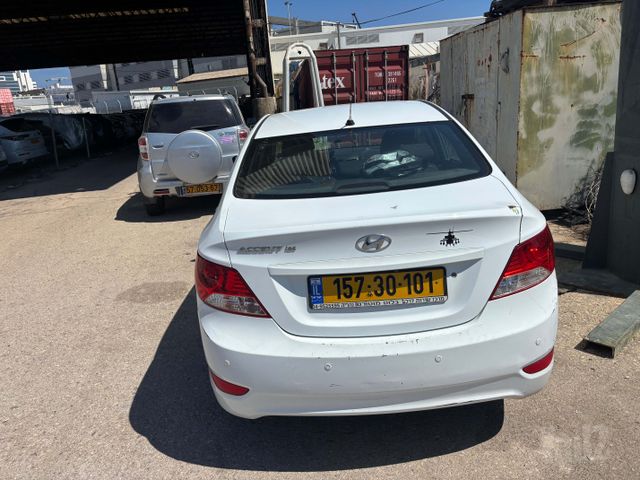 יונדאי אקסנט i25