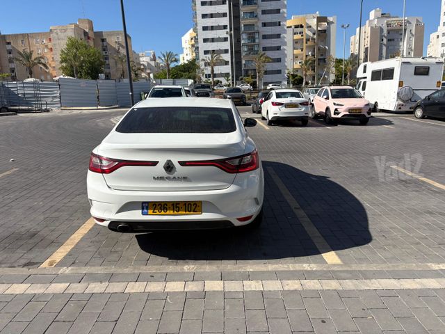 רנו מגאן