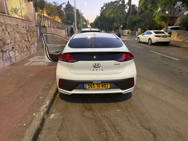 יונדאי איוניק