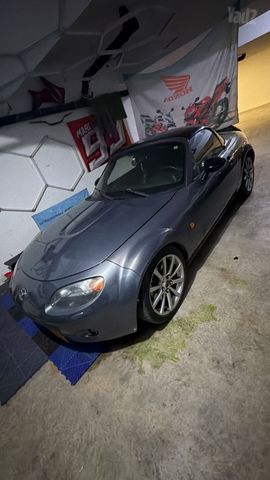 מודעת רכב מאזדה MX-5