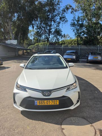 טויוטה קורולה