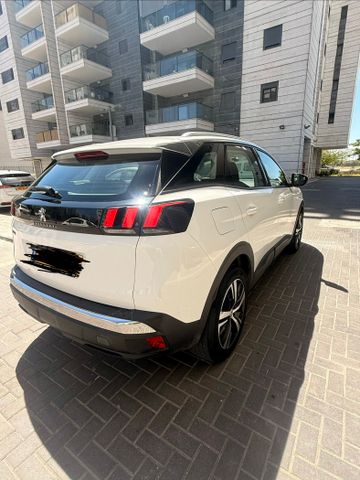 פיג'ו 3008