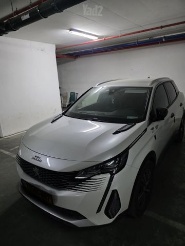 פיג'ו 3008