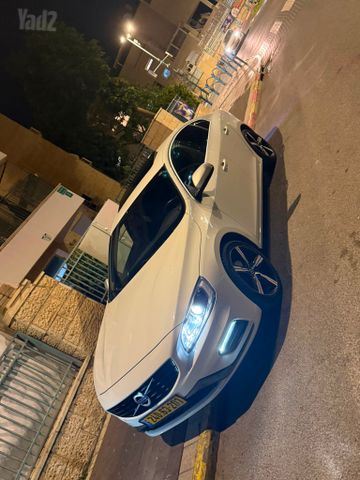 וולוו S60