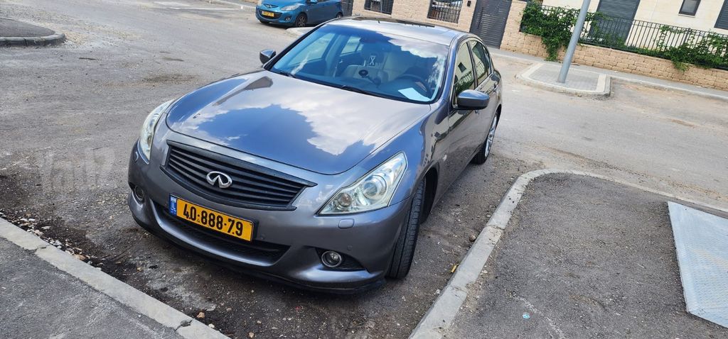 אינפיניטי G37