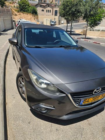 מודעת רכב מאזדה 3