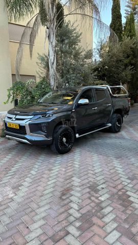 מיצובישי טרייטון / L200