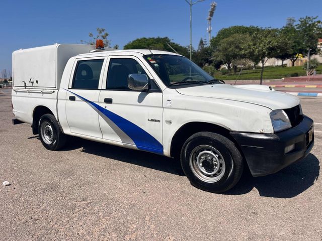 מיצובישי טרייטון / L200