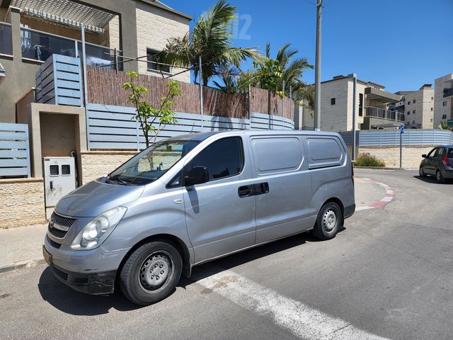 יונדאי H-1 / i800