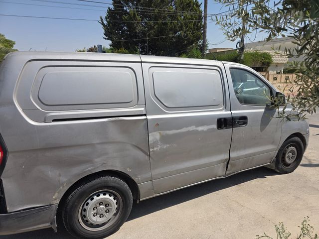יונדאי H-1 / i800